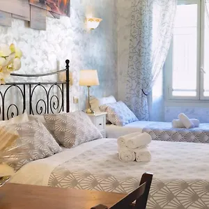 Rossana House Pensión
