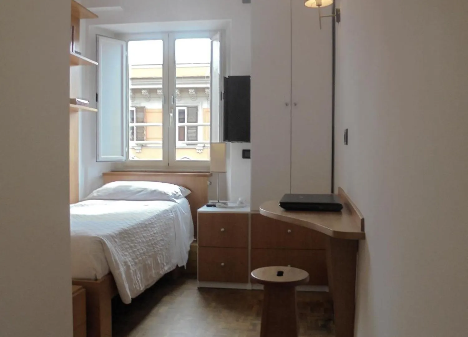 ** Bed & Breakfast Residenza Scipioni Luxury B&B Rome Italy